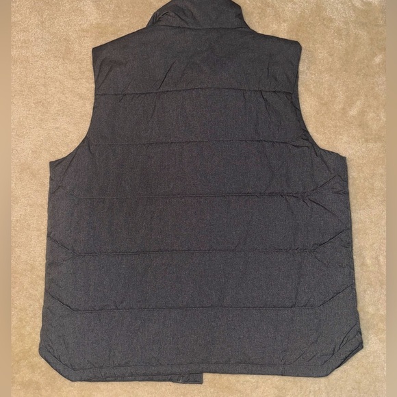 The North Face Men’s Dark Heather Gray Vest - Picture 3 of 3